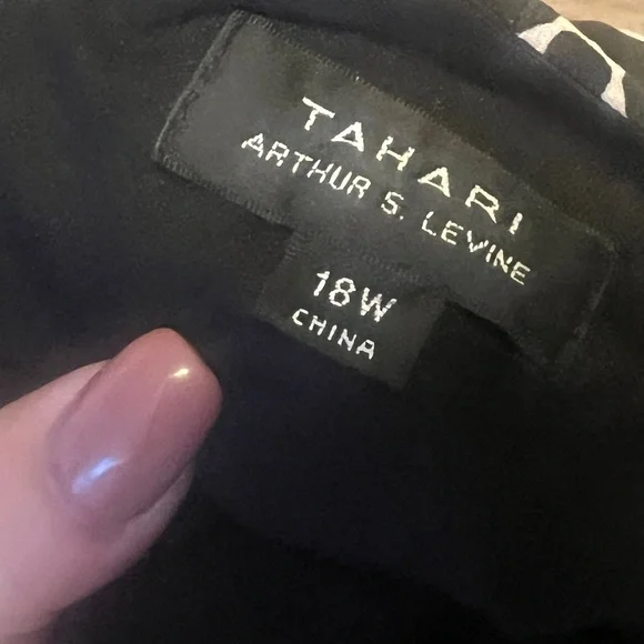 Tahari ASL Black and White Geometric Jumpsuit - Picture 10 of 11